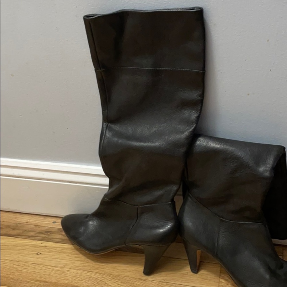 Cynthia Vincent boots size 8.5